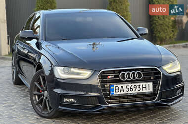 Седан Audi A4 2014 в Кропивницькому