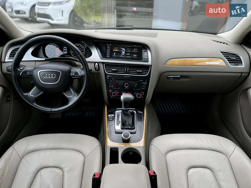 Седан Audi A4 2010 в Одессе