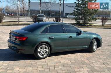 Седан Audi A4 2016 в Львове