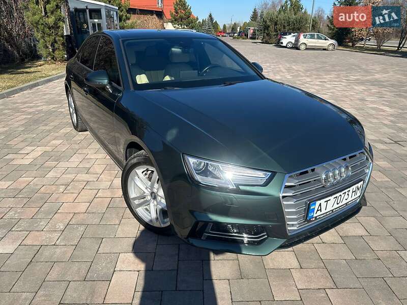Седан Audi A4 2016 в Львове