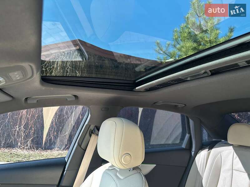 Седан Audi A4 2016 в Львове