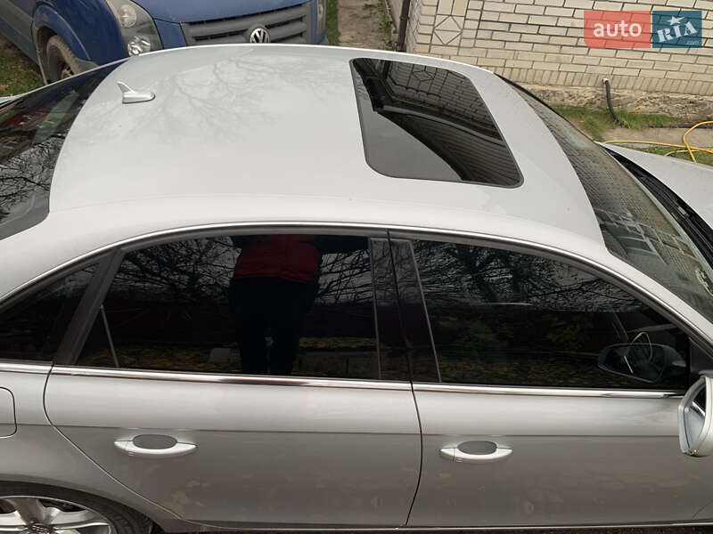 Седан Audi A4 2013 в Коростене