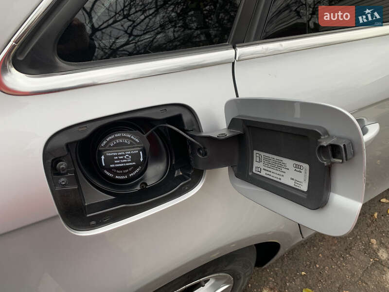 Седан Audi A4 2013 в Коростене