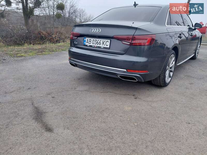 Седан Audi A4 2019 в Шпикові