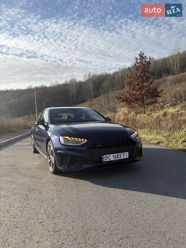 Седан Audi A4 2022 в Львові