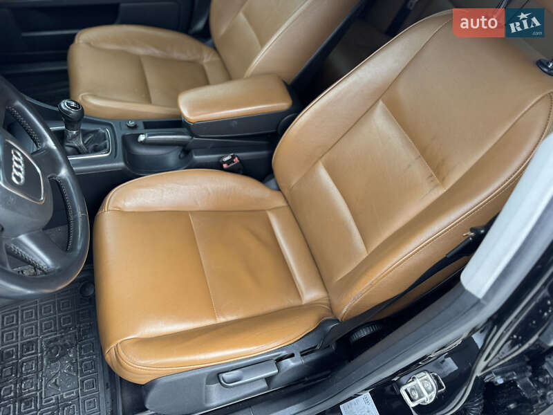 Седан Audi A4 2005 в Звягеле