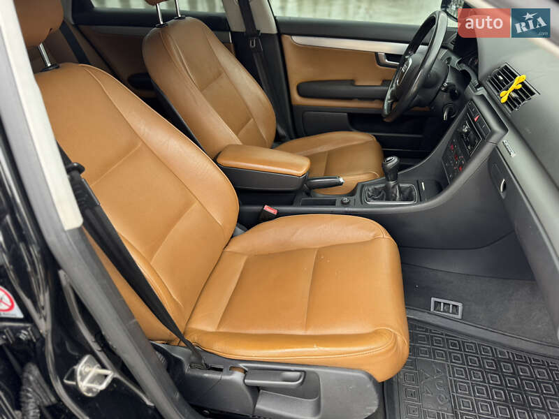 Седан Audi A4 2005 в Звягеле