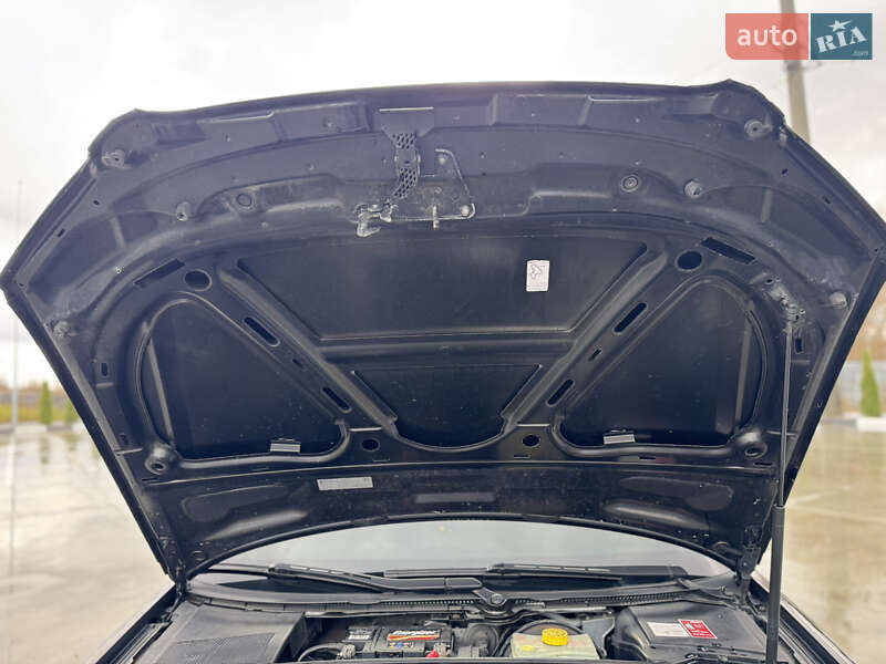 Седан Audi A4 2005 в Звягеле