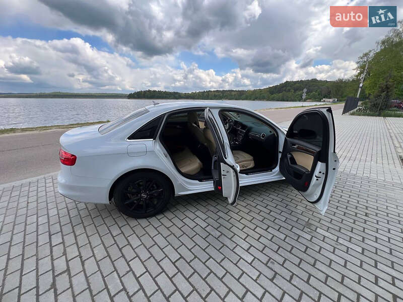 Седан Audi A4 2014 в Івано-Франково фото 5 Седан Audi A4 2014 в Івано-Франково