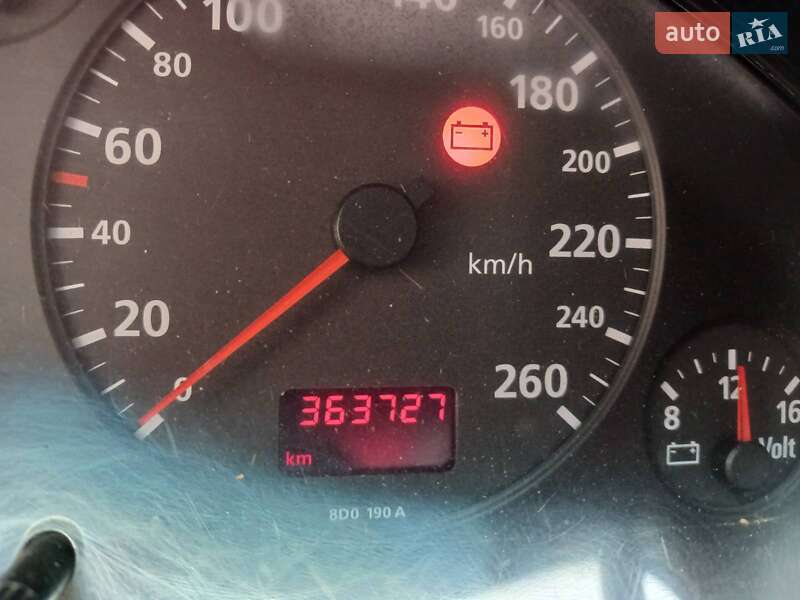 Седан Audi A4 1998 в Херсоне