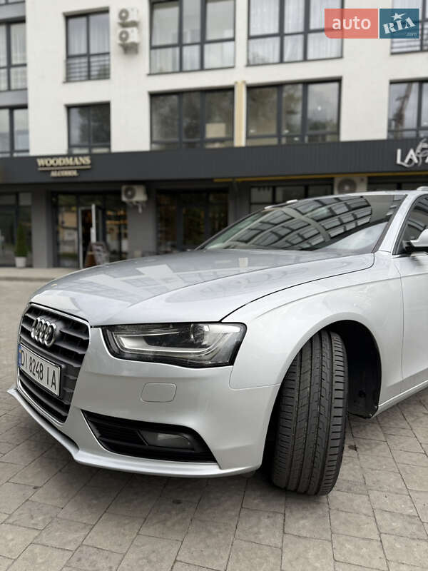 Универсал Audi A4 2012 в Новояворовске