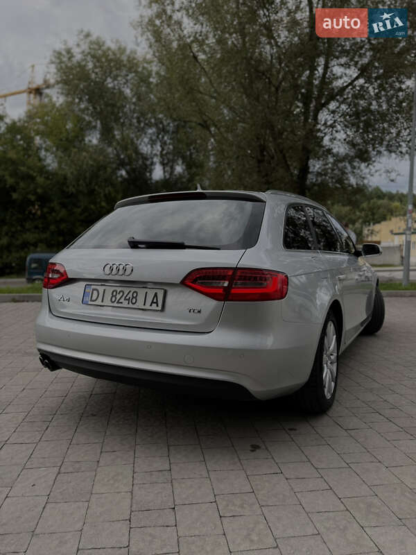 Универсал Audi A4 2012 в Новояворовске