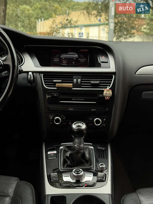 Универсал Audi A4 2012 в Новояворовске