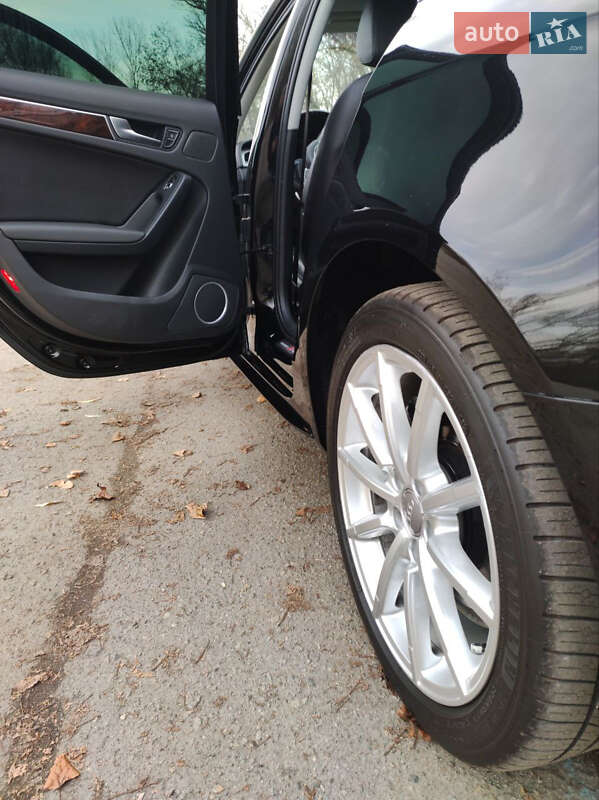 Седан Audi A4 2014 в Днепре