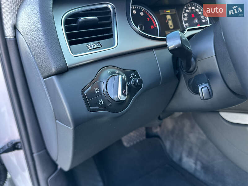 Седан Audi A4 2013 в Киеве