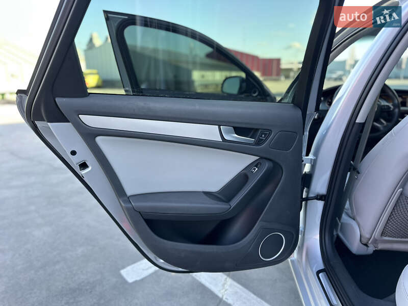 Седан Audi A4 2013 в Киеве