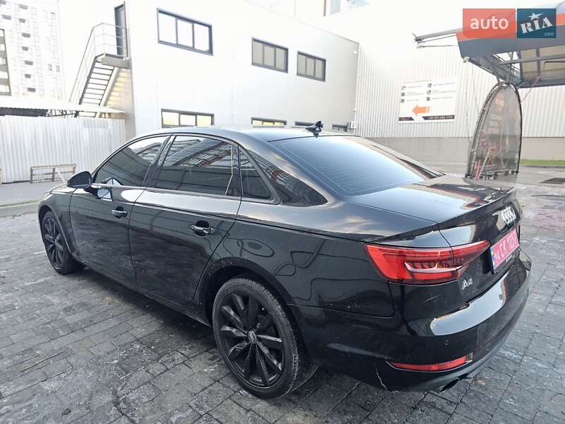 Седан Audi A4 2017 в Львове