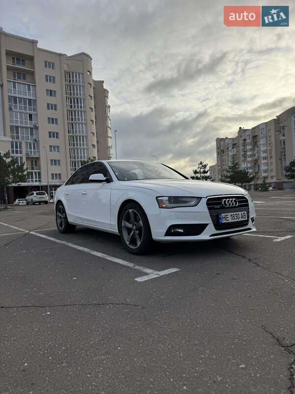 Седан Audi A4 2013 в Николаеве