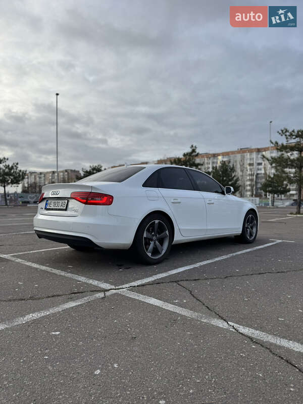 Седан Audi A4 2013 в Николаеве
