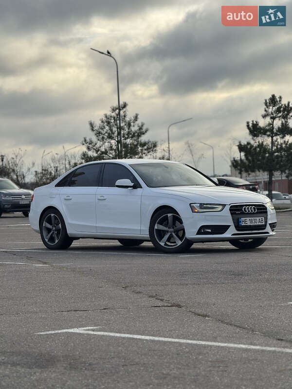 Седан Audi A4 2013 в Николаеве
