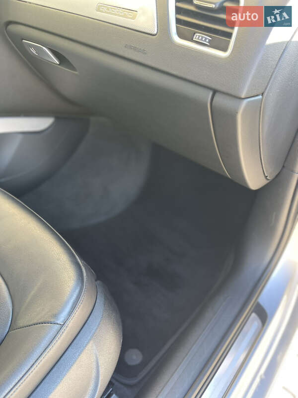 Седан Audi A4 2014 в Киеве