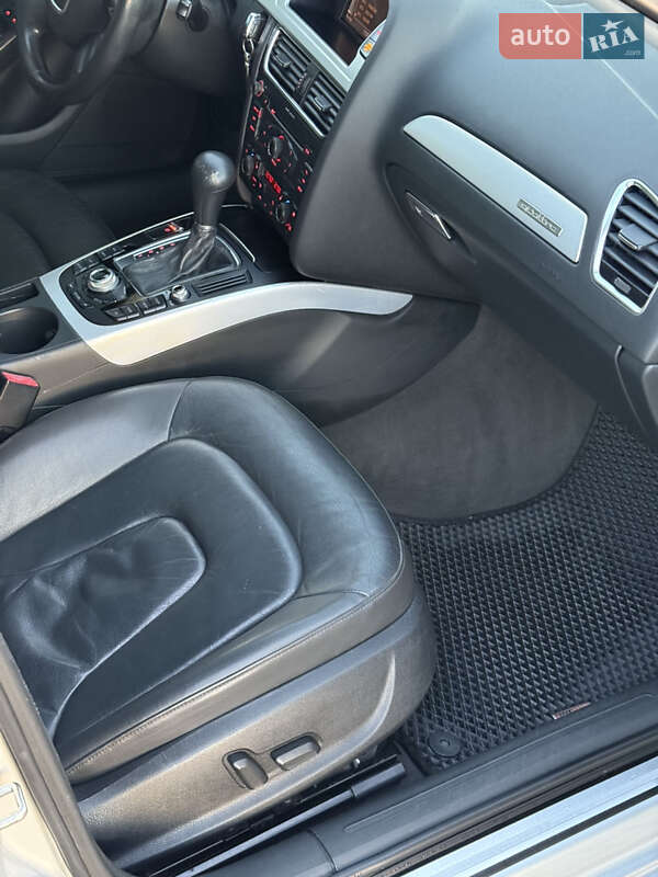 Седан Audi A4 2010 в Чернівцях