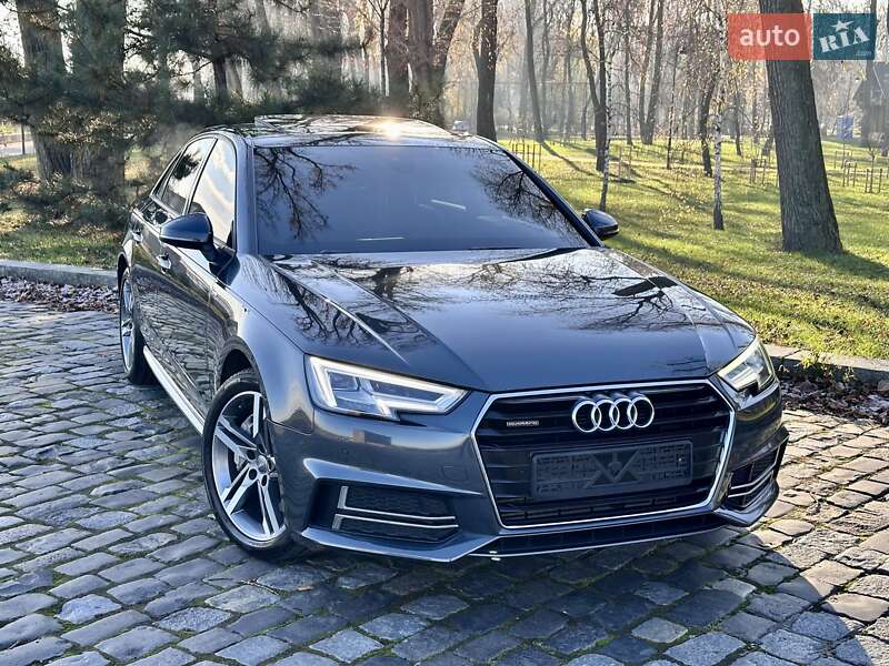 Седан Audi A4 2018 в Киеве