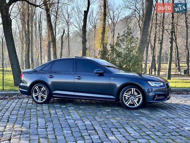 Седан Audi A4 2018 в Киеве