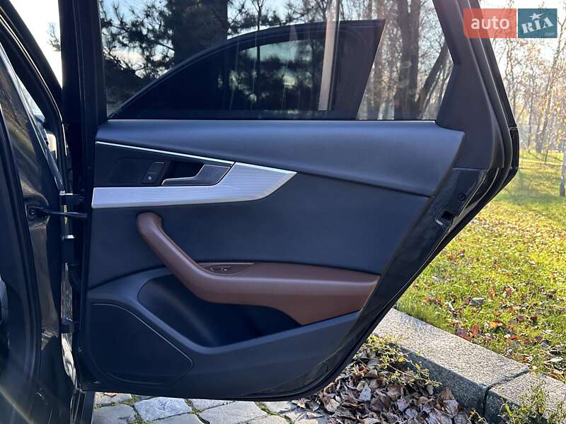 Седан Audi A4 2018 в Киеве