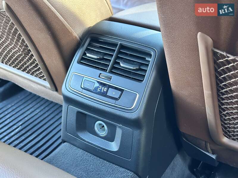 Седан Audi A4 2018 в Киеве