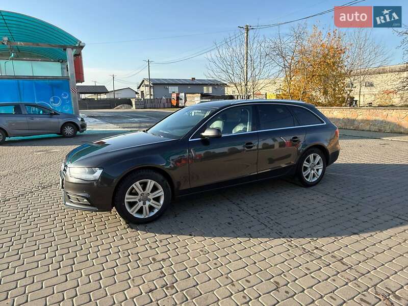 Универсал Audi A4 2012 в Березному