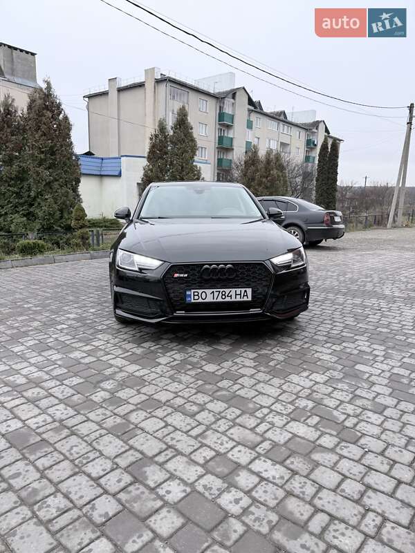 Седан Audi A4 2019 в Тернополе