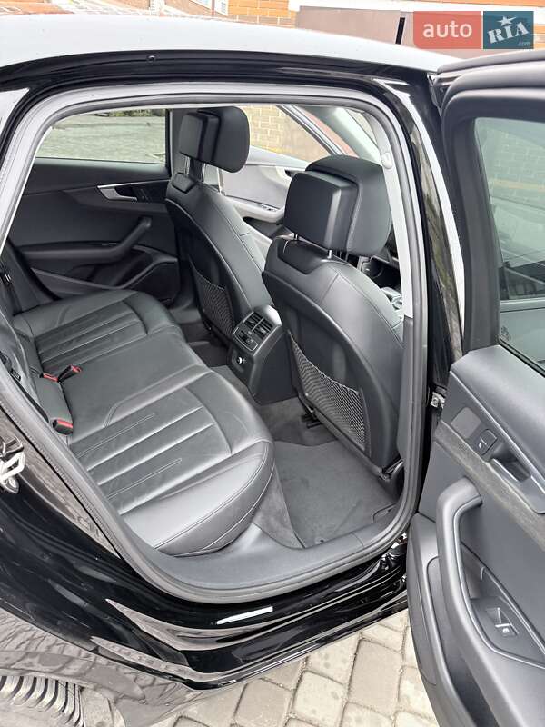 Седан Audi A4 2019 в Тернополе