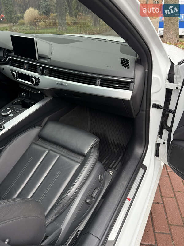 Седан Audi A4 2016 в Киеве