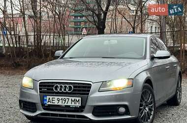 Седан Audi A4 2010 в Днепре
