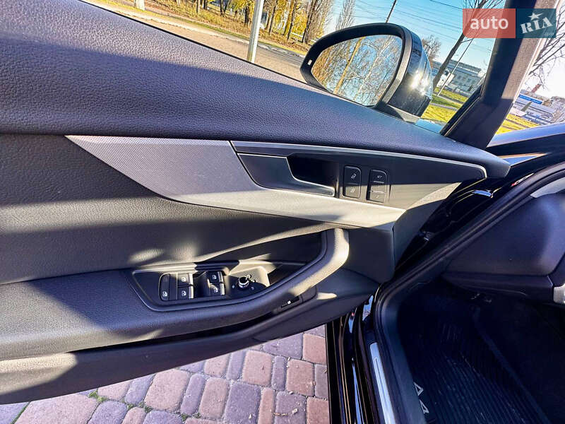 Седан Audi A4 2016 в Киеве фото 29 Седан Audi A4 2016 в Киеве