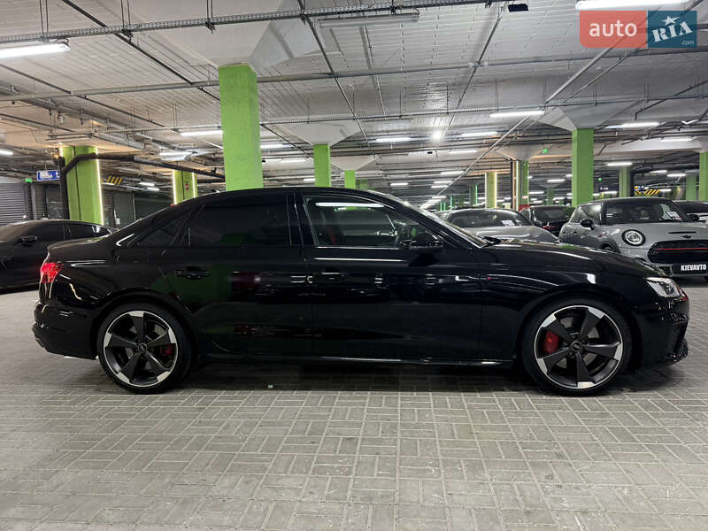 Седан Audi A4 2022 в Киеве