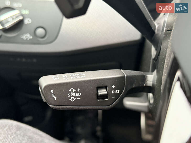 Седан Audi A4 2022 в Киеве