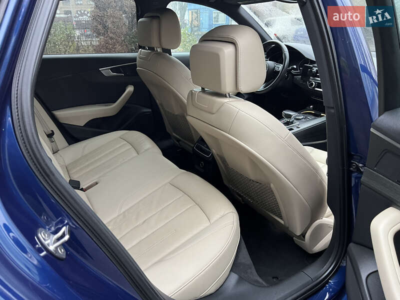 Седан Audi A4 2016 в Киеве