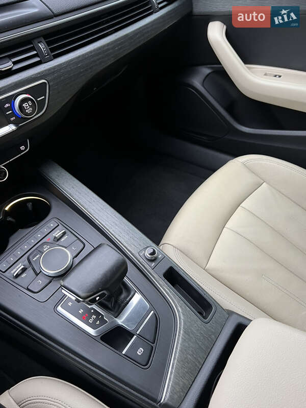 Седан Audi A4 2016 в Киеве