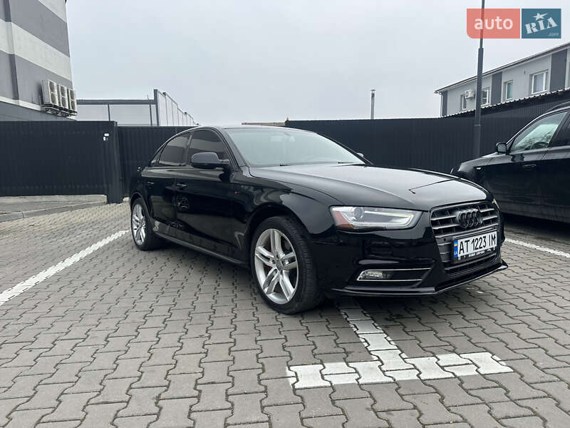 Седан Audi A4 2015 в Ивано-Франковске