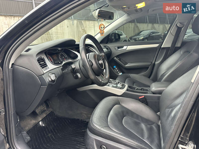 Седан Audi A4 2015 в Ивано-Франковске