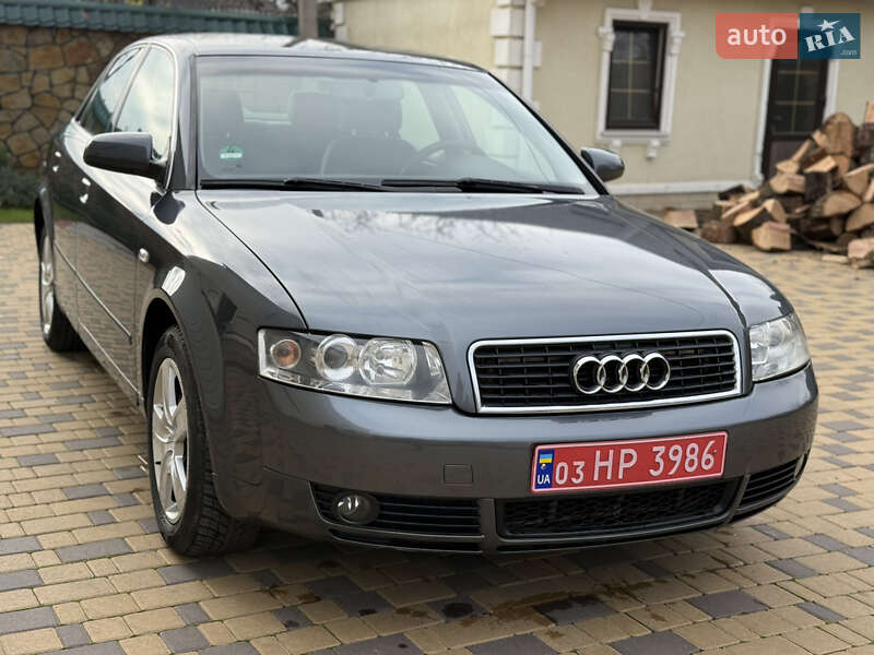 Седан Audi A4 2004 в Могилев-Подольске