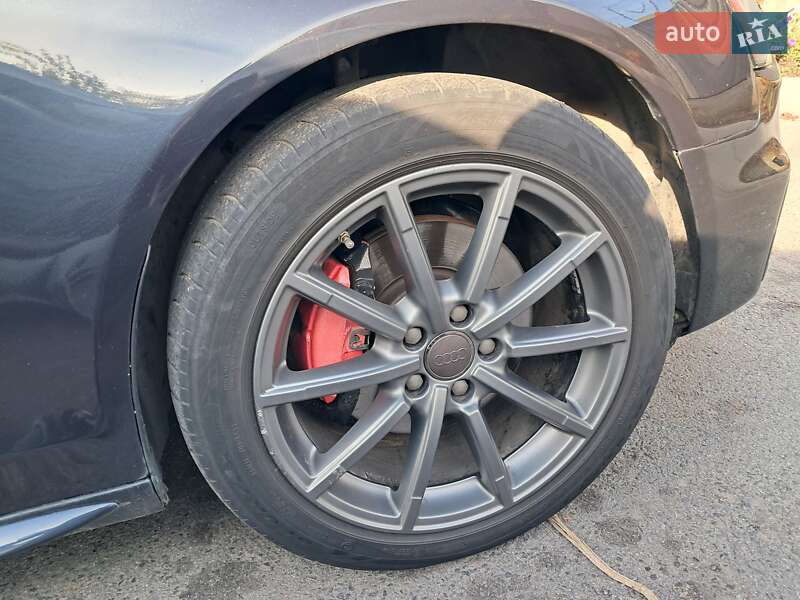 Седан Audi A4 2015 в Умани