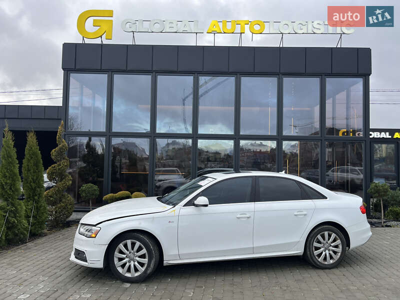 Седан Audi A4 2015 в Львові