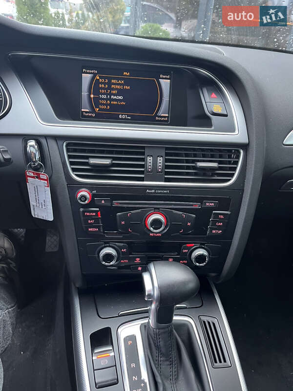 Седан Audi A4 2015 в Львові