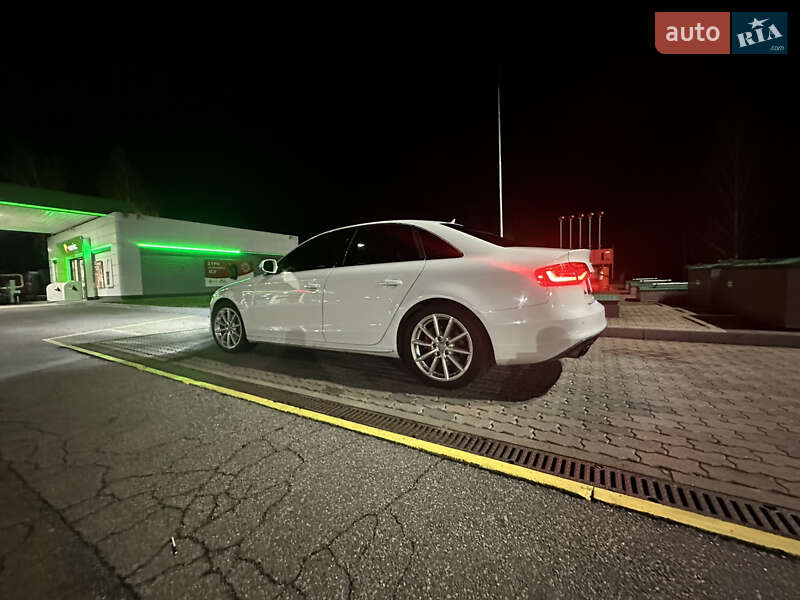 Седан Audi A4 2014 в Киеве