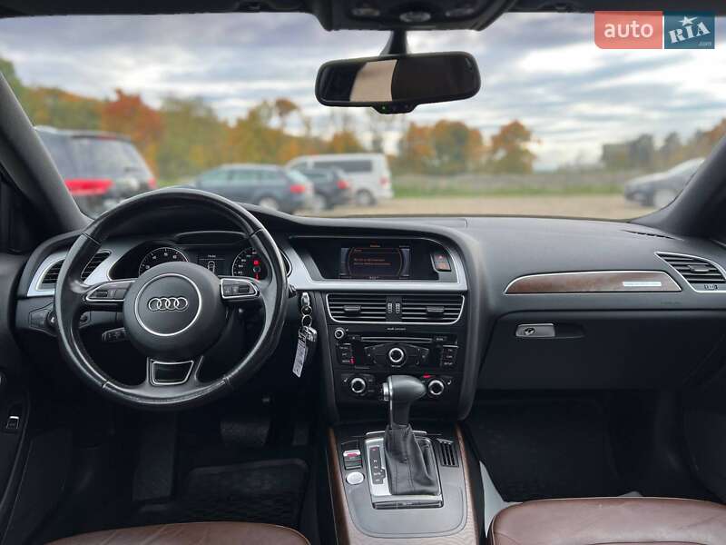 Седан Audi A4 2015 в Стрию