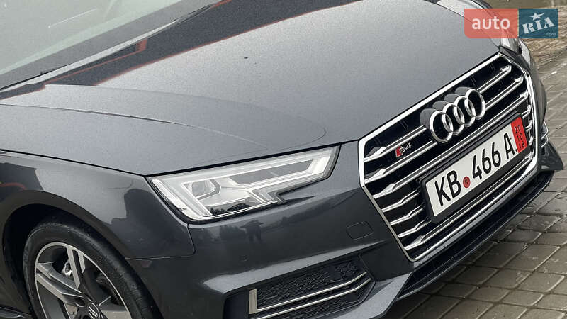 Седан Audi A4 2016 в Львове