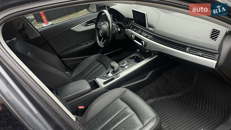 Седан Audi A4 2016 в Львове